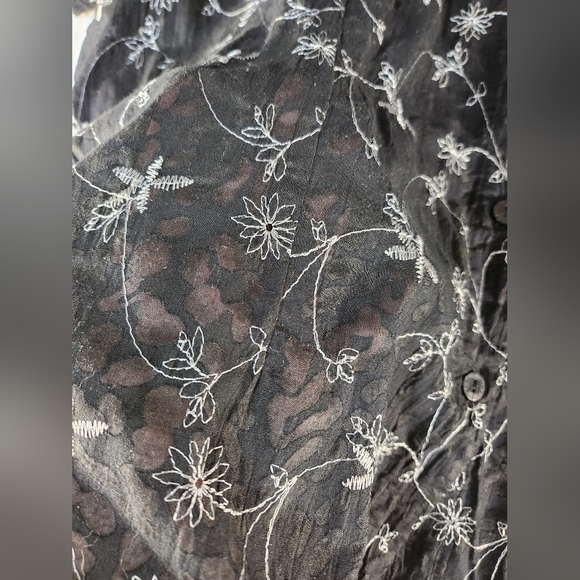 3/$35 Excellent used condition - Alia dress shirt - Picture 4 of 4